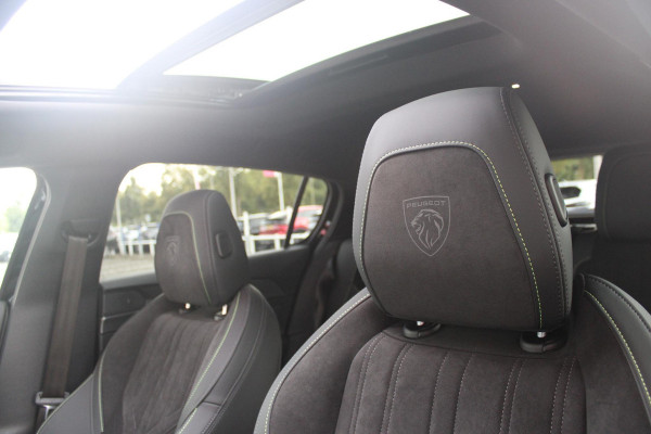 Peugeot 308 1.2 Hybrid 145PK AUTOMAAT GT PACK | PANORAMA SCHUIF/KANTEL DAK | AFNEEMBARE TREKHAAK | SENSATION PACK: FOCAL HIFI SYSTEM MET 10 SPEAKERS/DRAADLOZE TELEFOONLADER | 360 VISION & DRIVE ASSIST PLUS PACK: ACHTERUITRIJCAMERA 360° VISEOPARK (4-CAMERA'S)/PARKEERHULP VOOR + ACHTER/ANTIDIEFSTAL ALARM/3-D INSTRUMENTENPANEEL/CLEAN CABIN | ALCANTARA EXECUTIVE PACK: BEKLEDING ALCANTARA/KUNSTLEDER INCL. ELEKTRISCH VERSTELBARE AGR STOEL MET GEHEUGENFUNCTIE/VERWARMBARE VOORSTOELEN/MASSAGE FUNCTIE OP BEIDE VOORSTOELEN |  18" LICHTMETALEN VELGEN | NAVIGATIE | LED MATRIX KOPLAMPEN | KEYLE