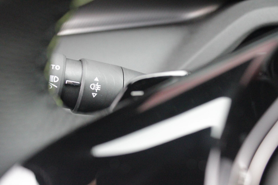 Peugeot 308 1.2 Hybrid 145PK AUTOMAAT GT PACK | PANORAMA SCHUIF/KANTEL DAK | AFNEEMBARE TREKHAAK | SENSATION PACK: FOCAL HIFI SYSTEM MET 10 SPEAKERS/DRAADLOZE TELEFOONLADER | 360 VISION & DRIVE ASSIST PLUS PACK: ACHTERUITRIJCAMERA 360° VISEOPARK (4-CAMERA'S)/PARKEERHULP VOOR + ACHTER/ANTIDIEFSTAL ALARM/3-D INSTRUMENTENPANEEL/CLEAN CABIN | ALCANTARA EXECUTIVE PACK: BEKLEDING ALCANTARA/KUNSTLEDER INCL. ELEKTRISCH VERSTELBARE AGR STOEL MET GEHEUGENFUNCTIE/VERWARMBARE VOORSTOELEN/MASSAGE FUNCTIE OP BEIDE VOORSTOELEN |  18" LICHTMETALEN VELGEN | NAVIGATIE | LED MATRIX KOPLAMPEN | KEYLE
