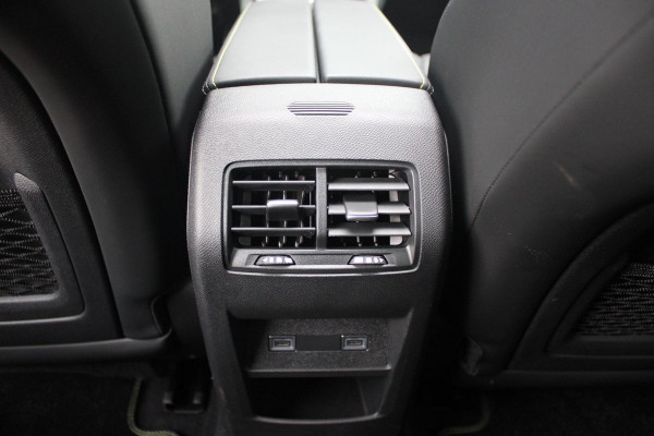 Peugeot 308 1.2 Hybrid 145PK AUTOMAAT GT PACK | PANORAMA SCHUIF/KANTEL DAK | AFNEEMBARE TREKHAAK | SENSATION PACK: FOCAL HIFI SYSTEM MET 10 SPEAKERS/DRAADLOZE TELEFOONLADER | 360 VISION & DRIVE ASSIST PLUS PACK: ACHTERUITRIJCAMERA 360° VISEOPARK (4-CAMERA'S)/PARKEERHULP VOOR + ACHTER/ANTIDIEFSTAL ALARM/3-D INSTRUMENTENPANEEL/CLEAN CABIN | ALCANTARA EXECUTIVE PACK: BEKLEDING ALCANTARA/KUNSTLEDER INCL. ELEKTRISCH VERSTELBARE AGR STOEL MET GEHEUGENFUNCTIE/VERWARMBARE VOORSTOELEN/MASSAGE FUNCTIE OP BEIDE VOORSTOELEN |  18" LICHTMETALEN VELGEN | NAVIGATIE | LED MATRIX KOPLAMPEN | KEYLE