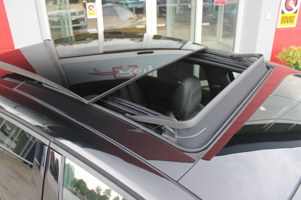 Peugeot 308 1.2 Hybrid 145PK AUTOMAAT GT PACK | PANORAMA SCHUIF/KANTEL DAK | AFNEEMBARE TREKHAAK | SENSATION PACK: FOCAL HIFI SYSTEM MET 10 SPEAKERS/DRAADLOZE TELEFOONLADER | 360 VISION & DRIVE ASSIST PLUS PACK: ACHTERUITRIJCAMERA 360° VISEOPARK (4-CAMERA'S)/PARKEERHULP VOOR + ACHTER/ANTIDIEFSTAL ALARM/3-D INSTRUMENTENPANEEL/CLEAN CABIN | ALCANTARA EXECUTIVE PACK: BEKLEDING ALCANTARA/KUNSTLEDER INCL. ELEKTRISCH VERSTELBARE AGR STOEL MET GEHEUGENFUNCTIE/VERWARMBARE VOORSTOELEN/MASSAGE FUNCTIE OP BEIDE VOORSTOELEN |  18" LICHTMETALEN VELGEN | NAVIGATIE | LED MATRIX KOPLAMPEN | KEYLE