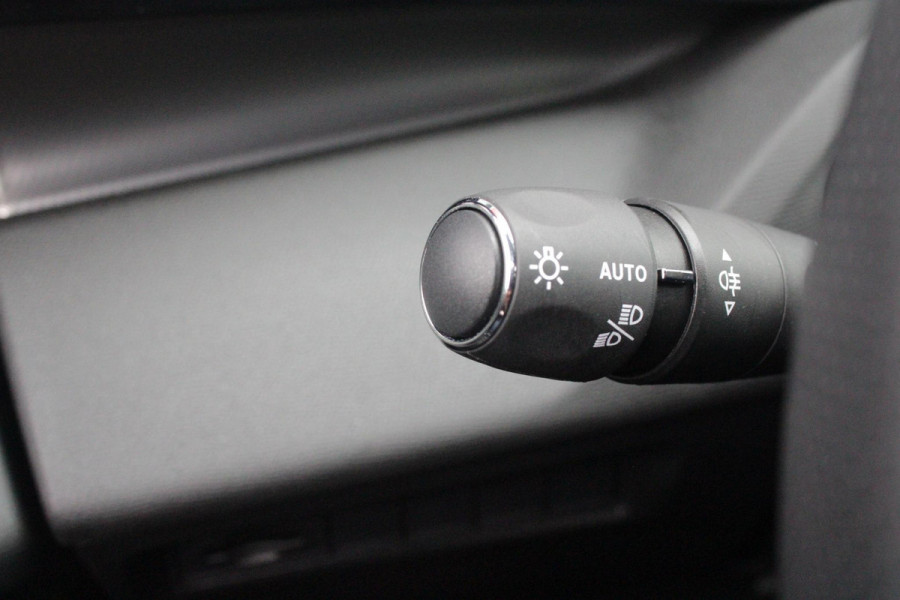 Peugeot 308 1.2 Hybrid 145PK AUTOMAAT GT PACK | PANORAMA SCHUIF/KANTEL DAK | AFNEEMBARE TREKHAAK | SENSATION PACK: FOCAL HIFI SYSTEM MET 10 SPEAKERS/DRAADLOZE TELEFOONLADER | 360 VISION & DRIVE ASSIST PLUS PACK: ACHTERUITRIJCAMERA 360° VISEOPARK (4-CAMERA'S)/PARKEERHULP VOOR + ACHTER/ANTIDIEFSTAL ALARM/3-D INSTRUMENTENPANEEL/CLEAN CABIN | ALCANTARA EXECUTIVE PACK: BEKLEDING ALCANTARA/KUNSTLEDER INCL. ELEKTRISCH VERSTELBARE AGR STOEL MET GEHEUGENFUNCTIE/VERWARMBARE VOORSTOELEN/MASSAGE FUNCTIE OP BEIDE VOORSTOELEN |  18" LICHTMETALEN VELGEN | NAVIGATIE | LED MATRIX KOPLAMPEN | KEYLE