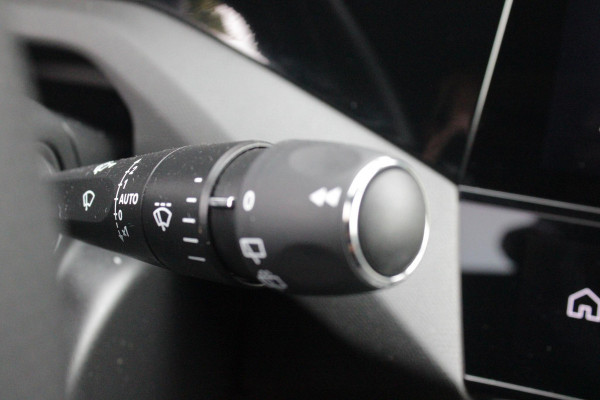 Peugeot 308 1.2 Hybrid 145PK AUTOMAAT GT PACK | PANORAMA SCHUIF/KANTEL DAK | AFNEEMBARE TREKHAAK | SENSATION PACK: FOCAL HIFI SYSTEM MET 10 SPEAKERS/DRAADLOZE TELEFOONLADER | 360 VISION & DRIVE ASSIST PLUS PACK: ACHTERUITRIJCAMERA 360° VISEOPARK (4-CAMERA'S)/PARKEERHULP VOOR + ACHTER/ANTIDIEFSTAL ALARM/3-D INSTRUMENTENPANEEL/CLEAN CABIN | ALCANTARA EXECUTIVE PACK: BEKLEDING ALCANTARA/KUNSTLEDER INCL. ELEKTRISCH VERSTELBARE AGR STOEL MET GEHEUGENFUNCTIE/VERWARMBARE VOORSTOELEN/MASSAGE FUNCTIE OP BEIDE VOORSTOELEN |  18" LICHTMETALEN VELGEN | NAVIGATIE | LED MATRIX KOPLAMPEN | KEYLE
