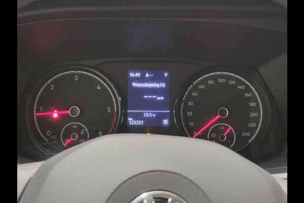 Volkswagen Transporter 2.0TDI 150pk L2/H1 Automaat Inrichting Euro 6!