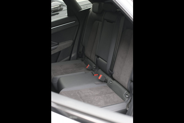 Audi Q3 40 TFSI Quattro S-Line *Pano*360 Camera*Keyless*Trekhaak*
