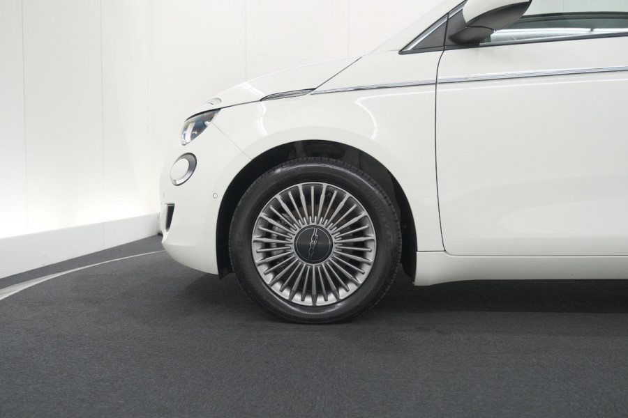 Fiat 500C Icon 42 kWh | 97,3% SOH | Convenience Pack | Camera | Dodehoekdetectie | Stoelverwarming