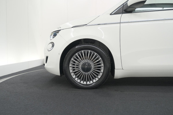 Fiat 500C Icon 42 kWh | 97,3% SOH | Convenience Pack | Camera | Dodehoekdetectie | Stoelverwarming