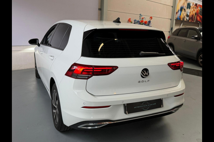 Volkswagen Golf 1.5 TSI Life Business, Camera, Stoel/stuurverwarming, Navi, Carplay