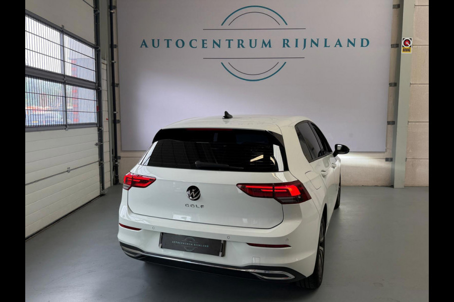 Volkswagen Golf 1.5 TSI Life Business, Camera, Stoel/stuurverwarming, Navi, Carplay