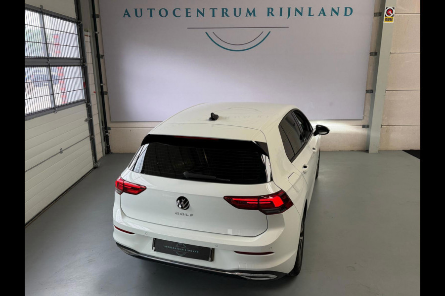 Volkswagen Golf 1.5 TSI Life Business, Camera, Stoel/stuurverwarming, Navi, Carplay