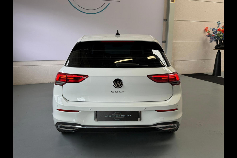 Volkswagen Golf 1.5 TSI Life Business, Camera, Stoel/stuurverwarming, Navi, Carplay