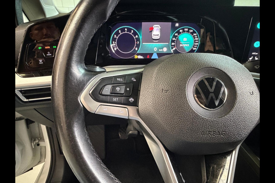 Volkswagen Golf 1.5 TSI Life Business, Camera, Stoel/stuurverwarming, Navi, Carplay