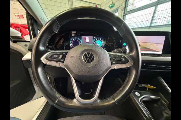 Volkswagen Golf 1.5 TSI Life Business, Camera, Stoel/stuurverwarming, Navi, Carplay
