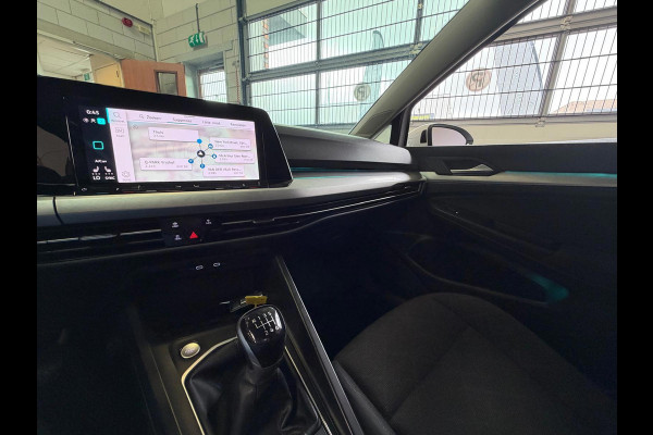 Volkswagen Golf 1.5 TSI Life Business, Camera, Stoel/stuurverwarming, Navi, Carplay
