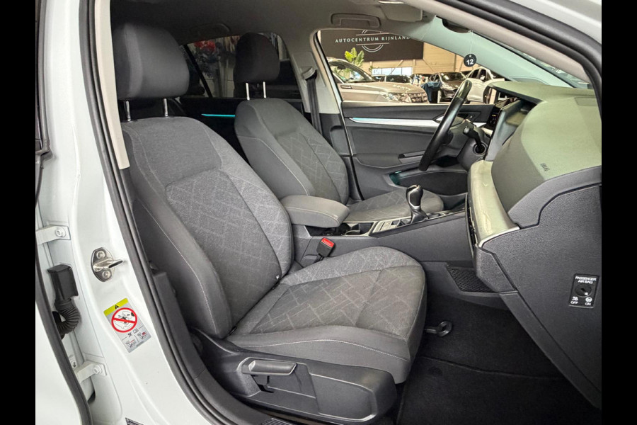 Volkswagen Golf 1.5 TSI Life Business, Camera, Stoel/stuurverwarming, Navi, Carplay
