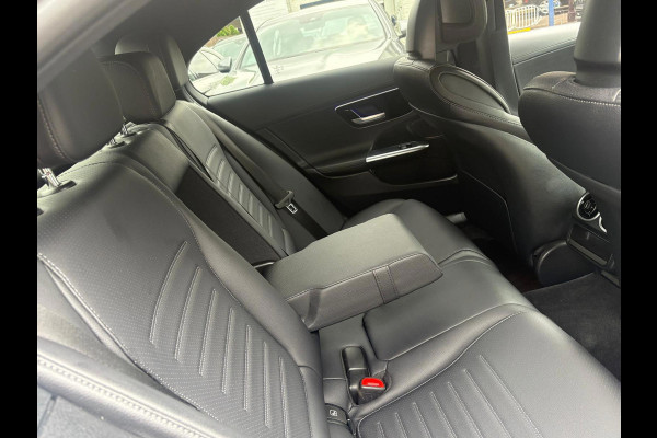 Mercedes-Benz C-Klasse 180 AMG/PANO/MAGNO MAT/NL-AUTO/BTW/27800KM!