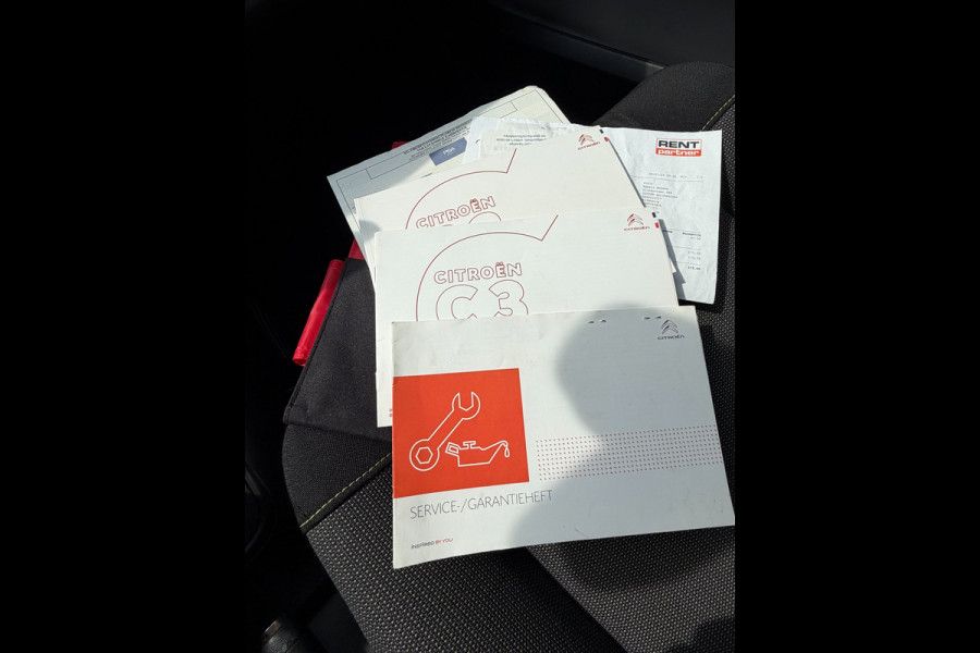 Citroën C3 1.2 PureTech C-Series - Navigatie / Apple CarPlay I Airco I LED I PDC I Veiligheid pakket I Dealer onderhouden