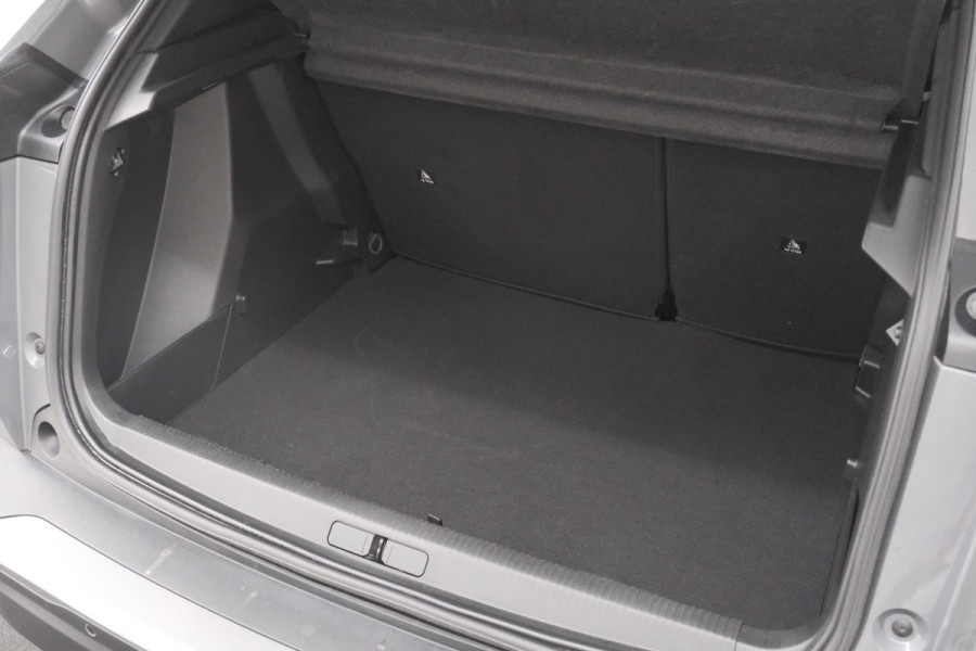 Peugeot e-2008 EV Allure 54 kWh | 97,2% SOH | 11 KW Lader | Apple Carplay | Parkeersensoren