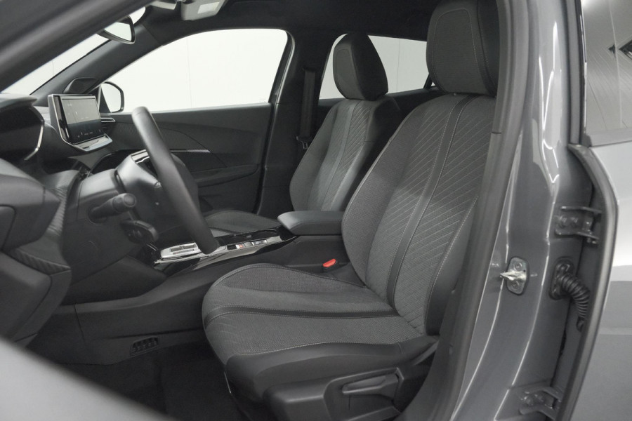 Peugeot e-2008 EV Allure 54 kWh | 97,2% SOH | 11 KW Lader | Apple Carplay | Parkeersensoren