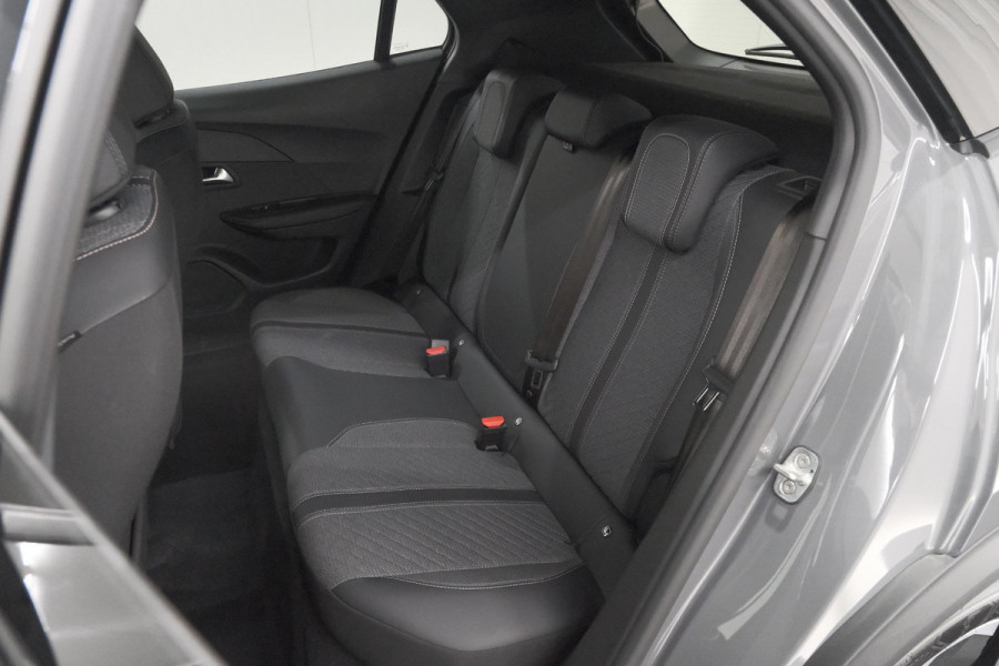 Peugeot e-2008 EV Allure 54 kWh | 97,2% SOH | 11 KW Lader | Apple Carplay | Parkeersensoren
