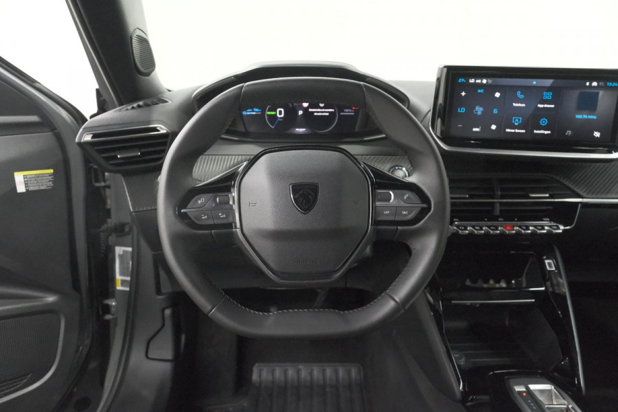Peugeot e-2008 EV Allure 54 kWh | 97,2% SOH | 11 KW Lader | Apple Carplay | Parkeersensoren
