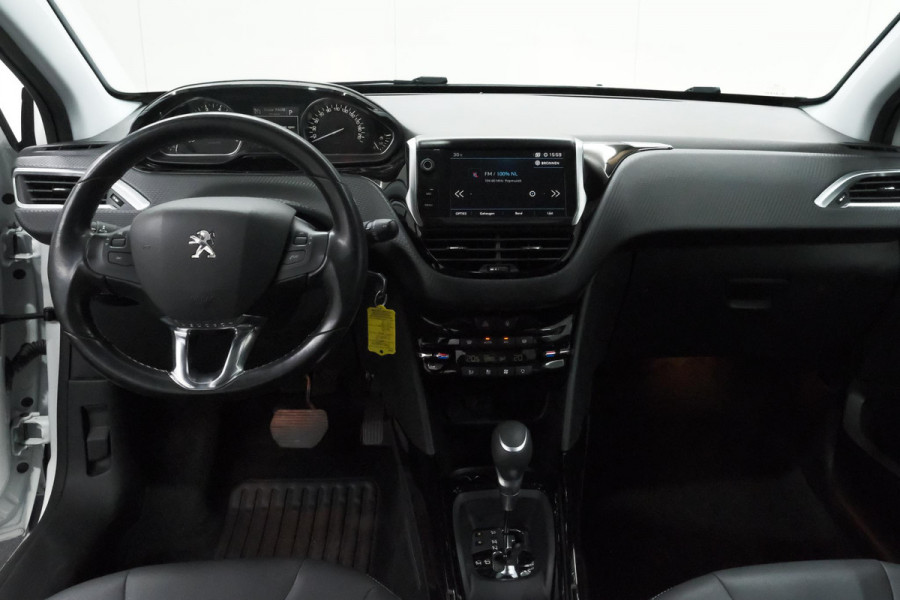 Peugeot 2008 PureTech 110 EAT6 Allure | Trekhaak | Apple Carplay | Parkeersensoren | Stoelverwarming