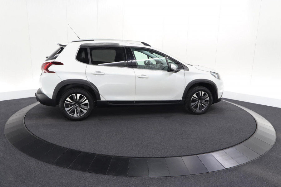 Peugeot 2008 PureTech 110 EAT6 Allure | Trekhaak | Apple Carplay | Parkeersensoren | Stoelverwarming