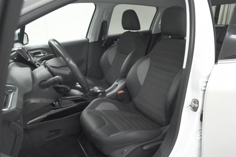 Peugeot 2008 PureTech 110 EAT6 Allure | Trekhaak | Apple Carplay | Parkeersensoren | Stoelverwarming