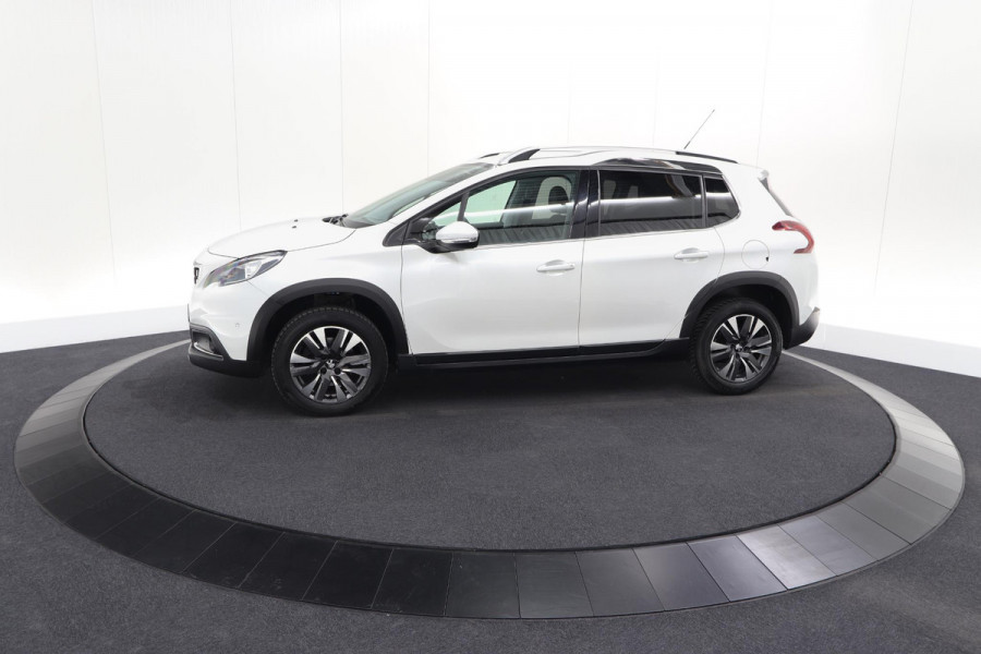 Peugeot 2008 PureTech 110 EAT6 Allure | Trekhaak | Apple Carplay | Parkeersensoren | Stoelverwarming