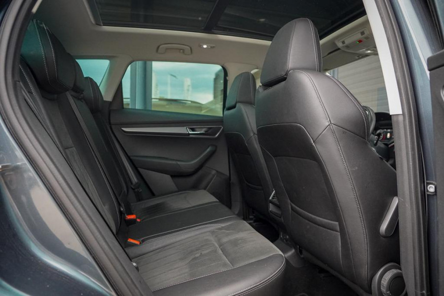 Škoda Karoq 1.5 TSI ACT Style Business / Pano / Trekhaak / Memory / Stoelverw / Adaptive Cruise