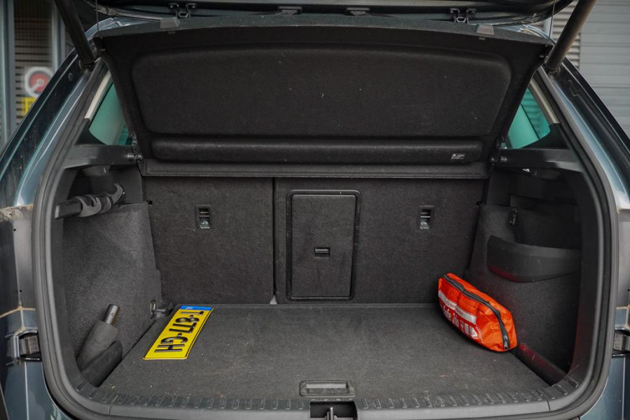 Škoda Karoq 1.5 TSI ACT Style Business / Pano / Trekhaak / Memory / Stoelverw / Adaptive Cruise