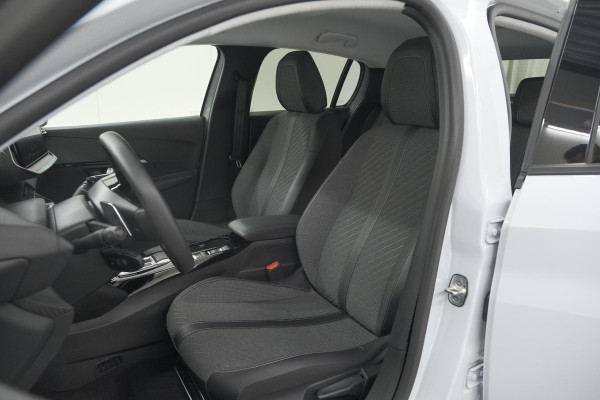 Peugeot 208 1.2 Hybrid 110 e-DCS6 Allure | Climate Control | Apple Carplay | Parkeersensoren