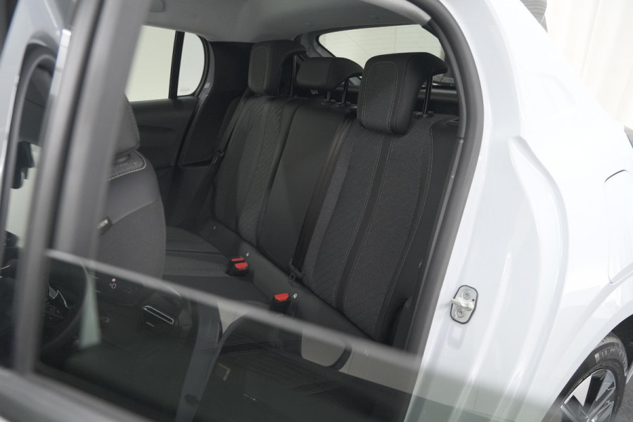 Peugeot 208 1.2 Hybrid 110 e-DCS6 Allure | Climate Control | Apple Carplay | Parkeersensoren