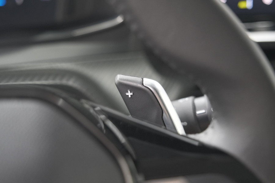 Peugeot 208 1.2 Hybrid 110 e-DCS6 Allure | Climate Control | Apple Carplay | Parkeersensoren