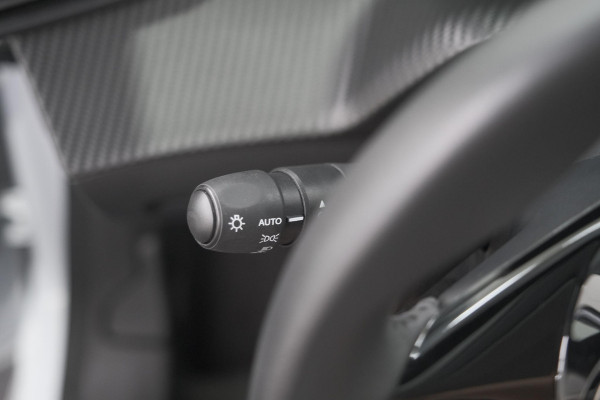 Peugeot 208 1.2 Hybrid 110 e-DCS6 Allure | Climate Control | Apple Carplay | Parkeersensoren