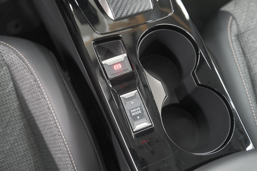 Peugeot 208 1.2 Hybrid 110 e-DCS6 Allure | Climate Control | Apple Carplay | Parkeersensoren