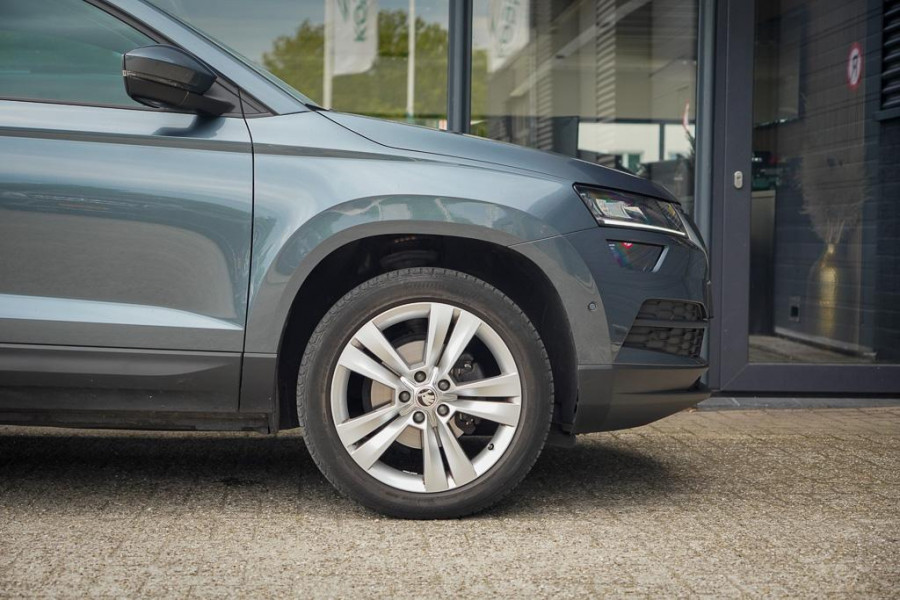 Škoda Karoq 1.5 TSI ACT Style Business / Pano / Trekhaak / Memory / Stoelverw / Adaptive Cruise