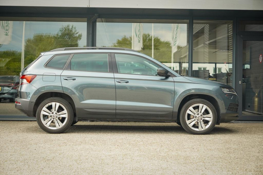 Škoda Karoq 1.5 TSI ACT Style Business / Pano / Trekhaak / Memory / Stoelverw / Adaptive Cruise