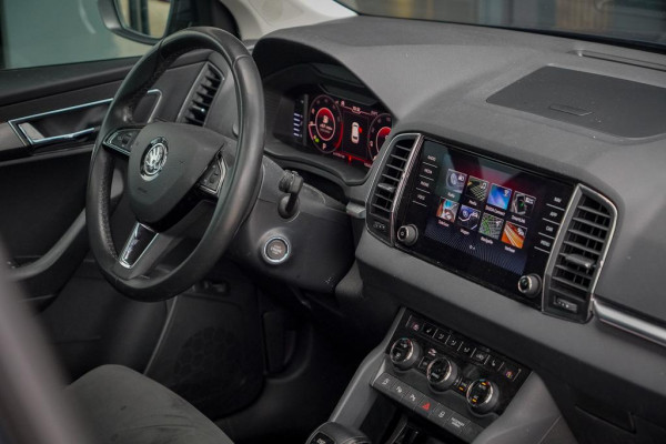 Škoda Karoq 1.5 TSI ACT Style Business / Pano / Trekhaak / Memory / Stoelverw / Adaptive Cruise