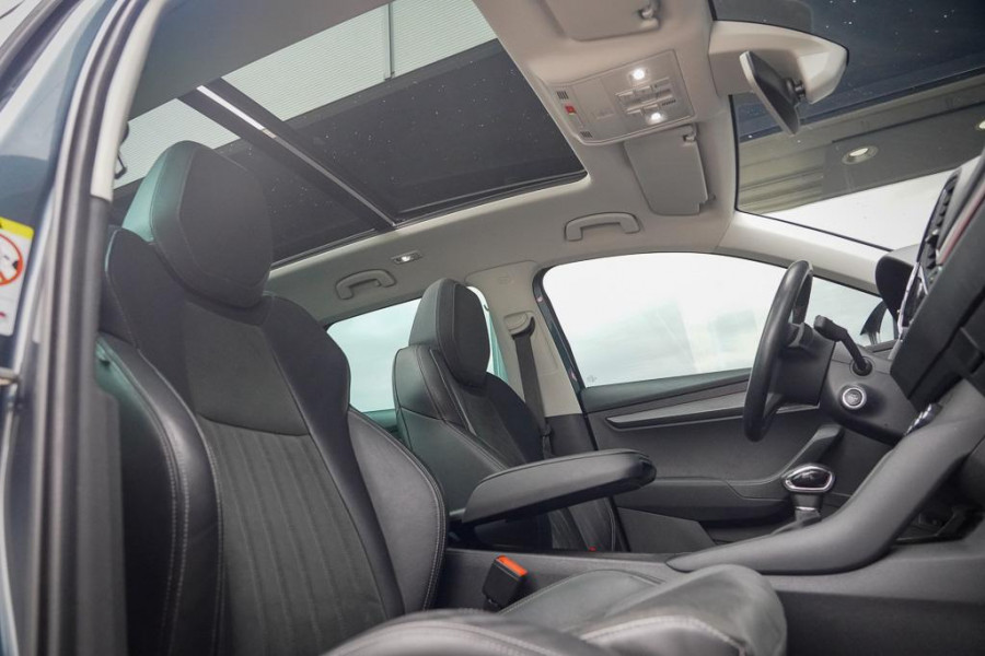 Škoda Karoq 1.5 TSI ACT Style Business / Pano / Trekhaak / Memory / Stoelverw / Adaptive Cruise
