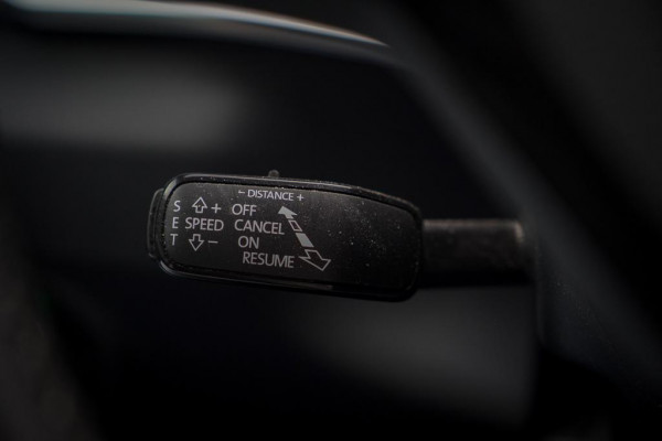 Škoda Karoq 1.5 TSI ACT Style Business / Pano / Trekhaak / Memory / Stoelverw / Adaptive Cruise