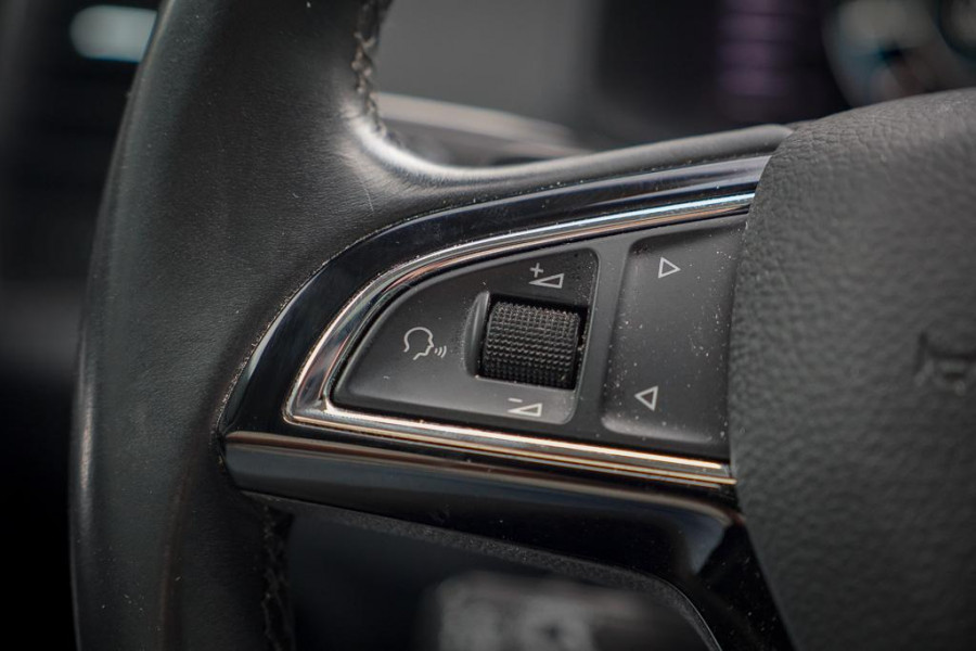Škoda Karoq 1.5 TSI ACT Style Business / Pano / Trekhaak / Memory / Stoelverw / Adaptive Cruise