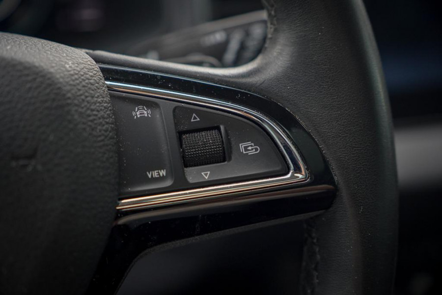Škoda Karoq 1.5 TSI ACT Style Business / Pano / Trekhaak / Memory / Stoelverw / Adaptive Cruise