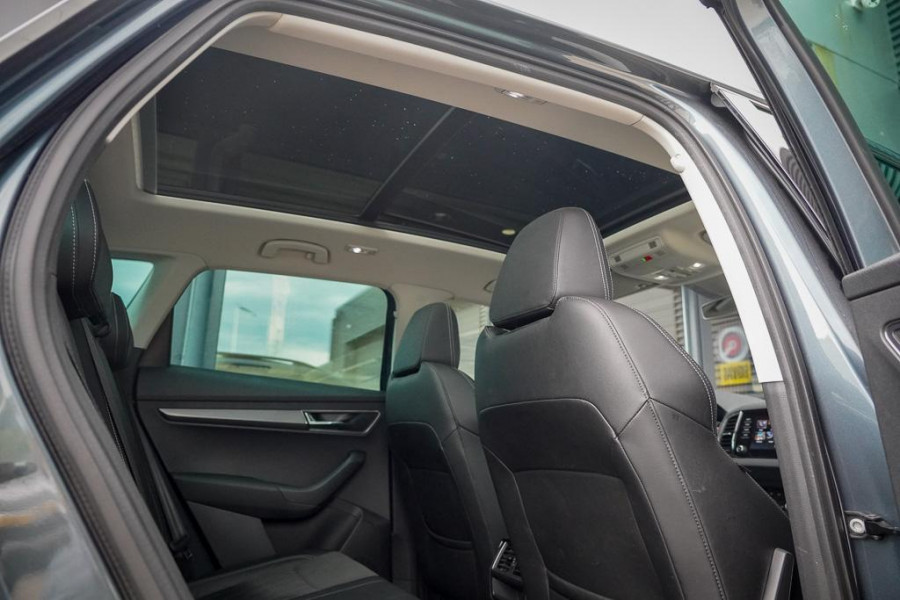 Škoda Karoq 1.5 TSI ACT Style Business / Pano / Trekhaak / Memory / Stoelverw / Adaptive Cruise