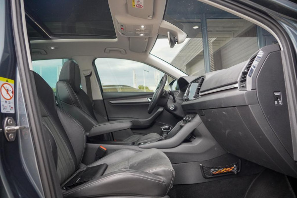 Škoda Karoq 1.5 TSI ACT Style Business / Pano / Trekhaak / Memory / Stoelverw / Adaptive Cruise