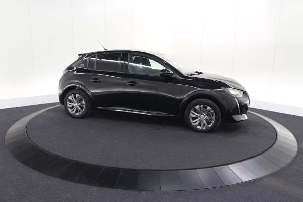 Peugeot e-208 EV Allure 50 kWh | 98,9% SOH | Camera | Navigatie | Parkeersensoren | Stoelverwarming