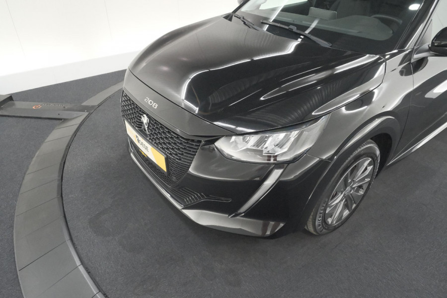 Peugeot e-208 EV Allure 50 kWh | 98,9% SOH | Camera | Navigatie | Parkeersensoren | Stoelverwarming