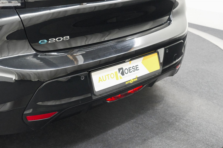 Peugeot e-208 EV Allure 50 kWh | 98,9% SOH | Camera | Navigatie | Parkeersensoren | Stoelverwarming
