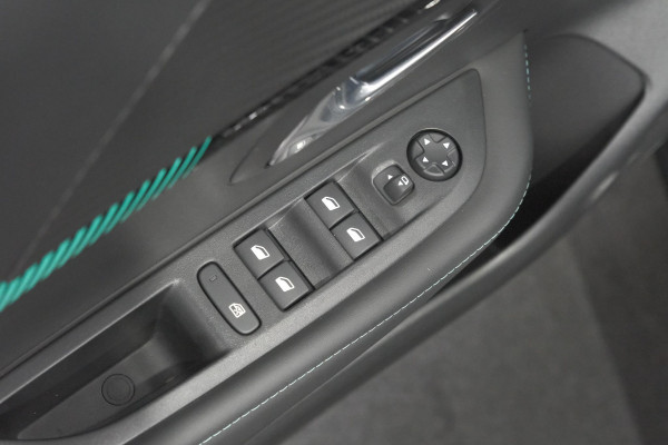 Peugeot e-208 EV Allure 50 kWh | 98,9% SOH | Camera | Navigatie | Parkeersensoren | Stoelverwarming