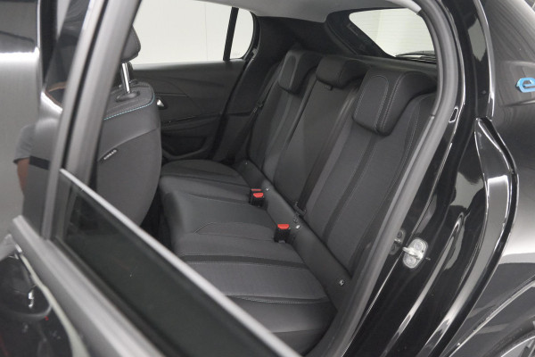 Peugeot e-208 EV Allure 50 kWh | 98,9% SOH | Camera | Navigatie | Parkeersensoren | Stoelverwarming