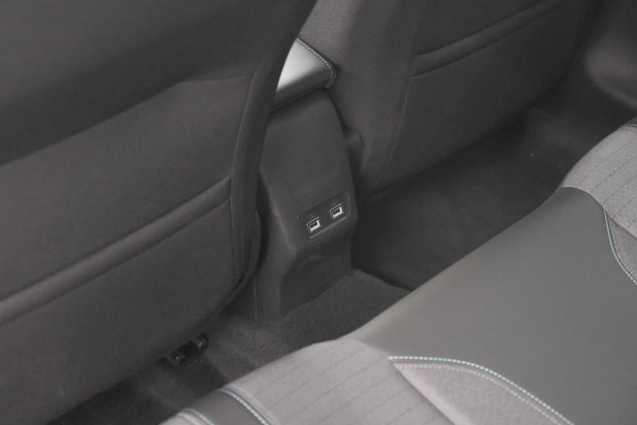 Peugeot e-208 EV Allure 50 kWh | 98,9% SOH | Camera | Navigatie | Parkeersensoren | Stoelverwarming